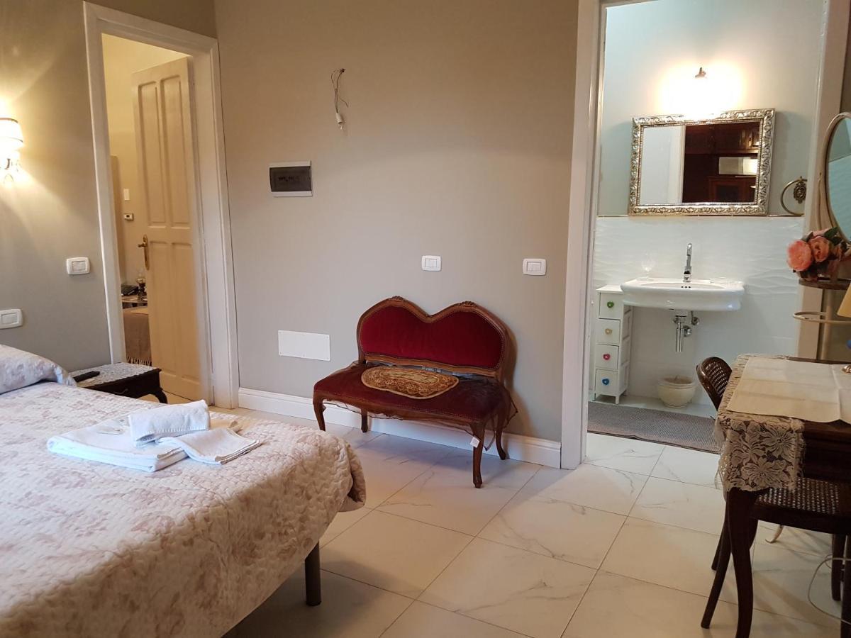 Villa Liberty Ofelia Locazioni Brevi กาญารี ภายนอก รูปภาพ