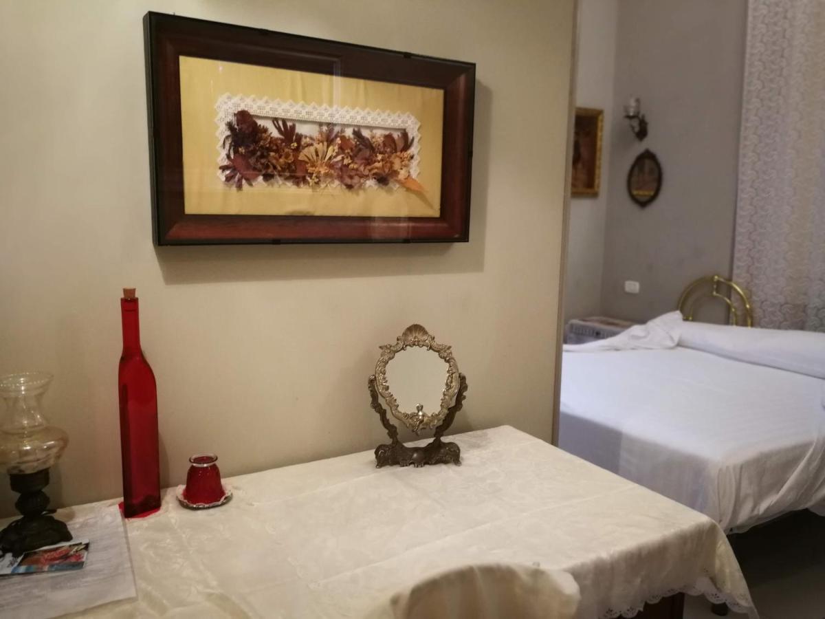 Villa Liberty Ofelia Locazioni Brevi กาญารี ภายนอก รูปภาพ